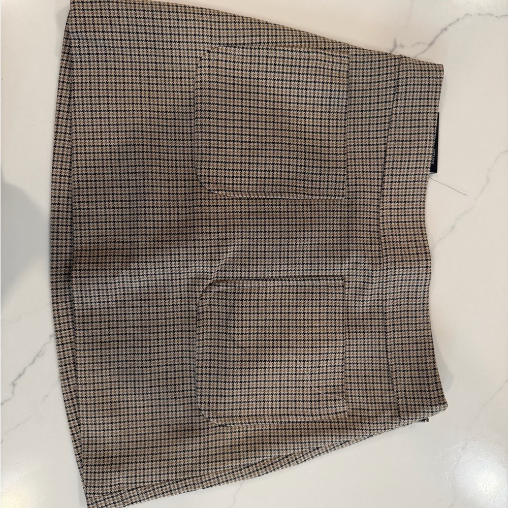 Aritzia Mini Skirt - Picture 5 of 6